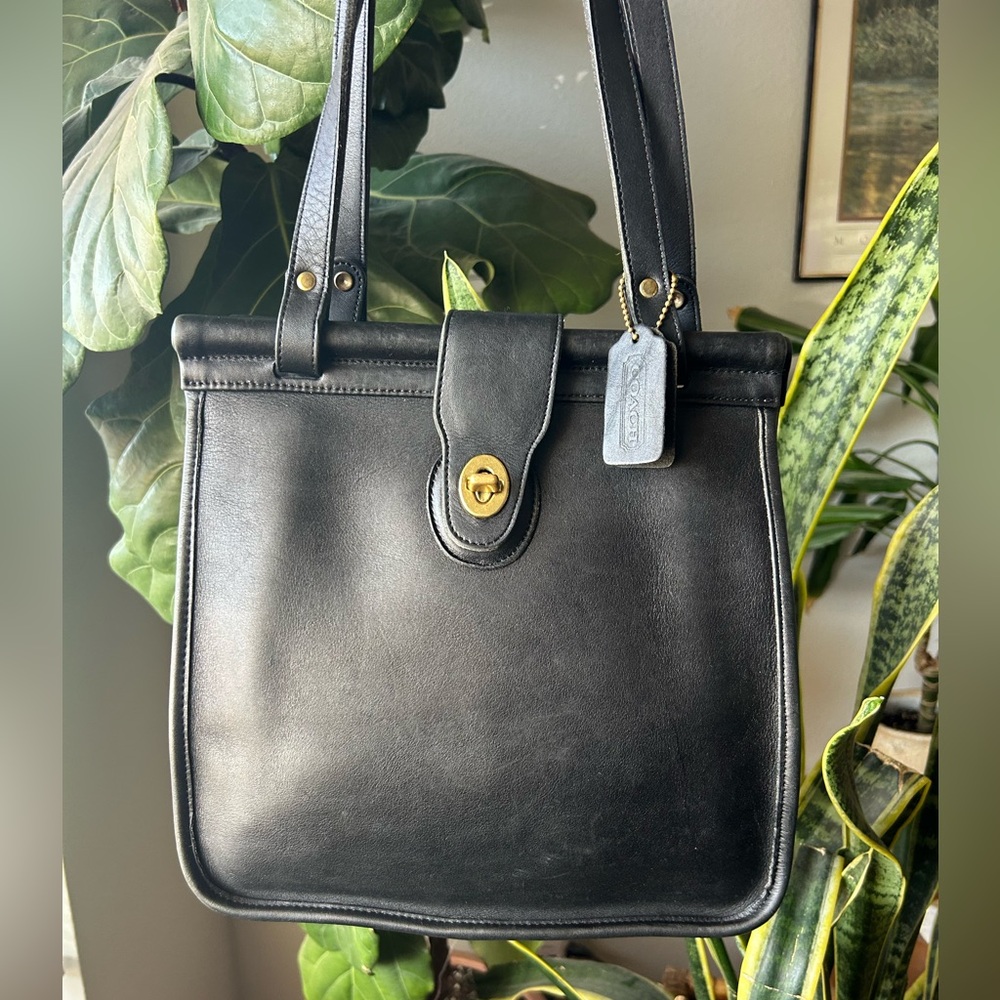SOLD.   Vintage Coach Black 1997 Weston Shopper 9021